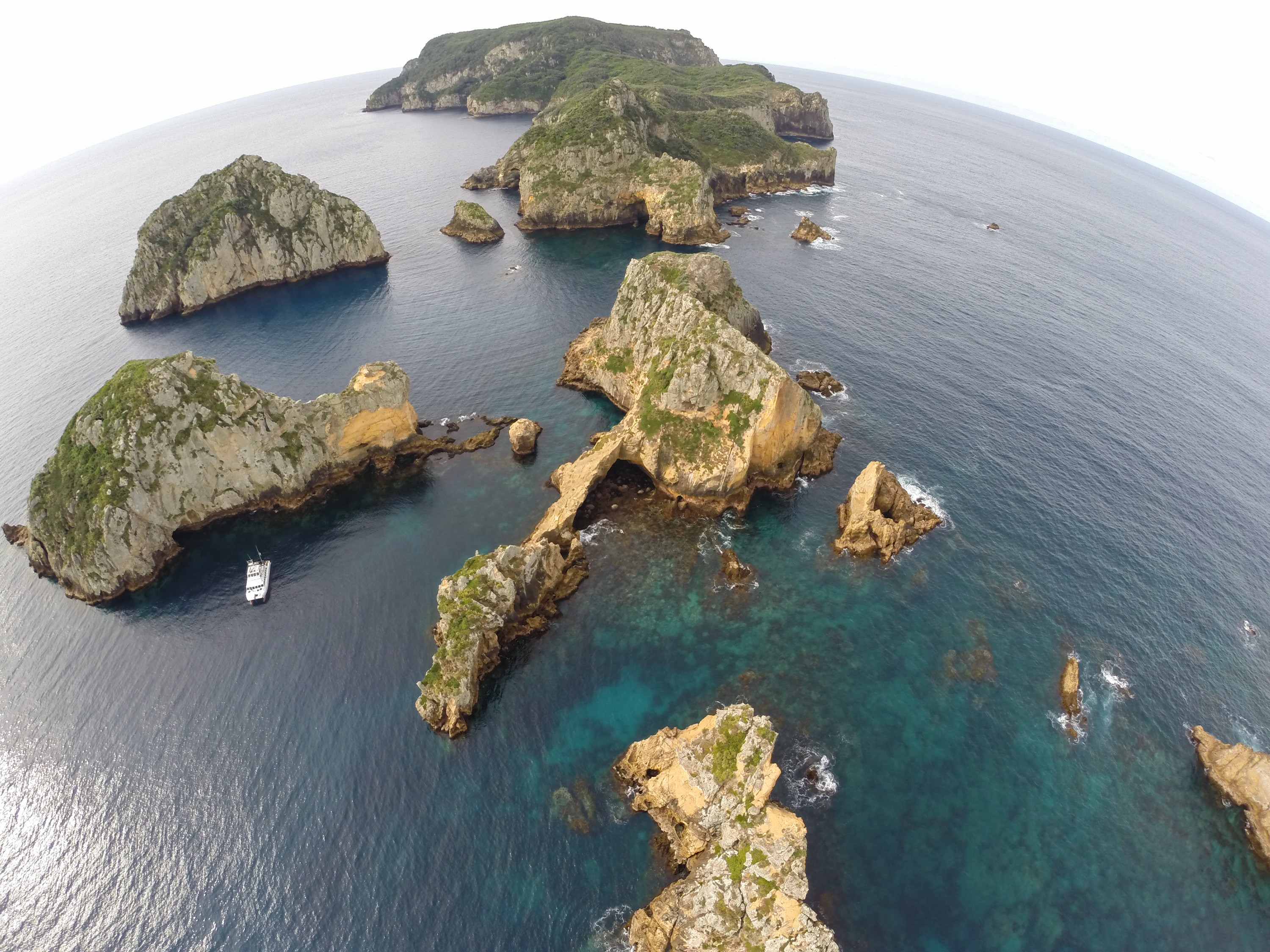 G0023057 – Aerial, quad, quadcopter, crispin, nz, new, zealand, new zealand, Poor, Knights, Marine, Reserve, Islands,